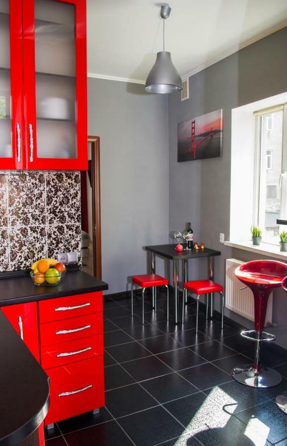 Modern Red Apartment إلفيف المظهر الخارجي الصورة