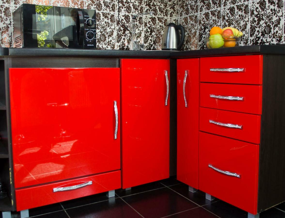 Modern Red Apartment إلفيف المظهر الخارجي الصورة