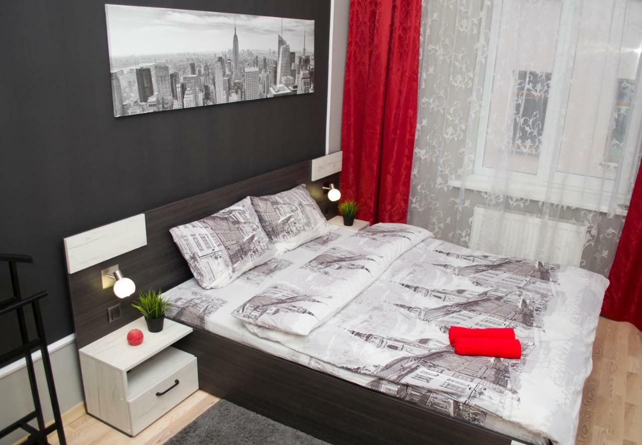 Modern Red Apartment إلفيف المظهر الخارجي الصورة